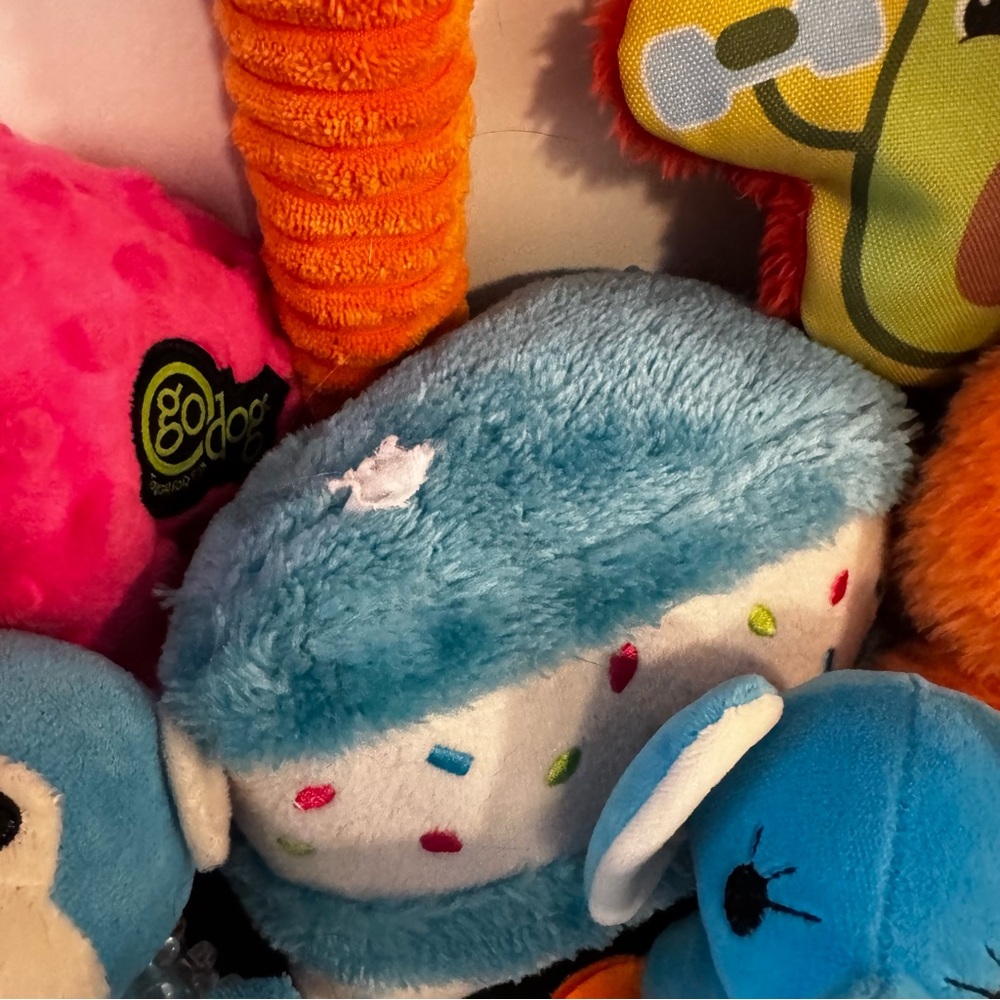 Vibrant Dog Toy Collection - Picture 8 of 9